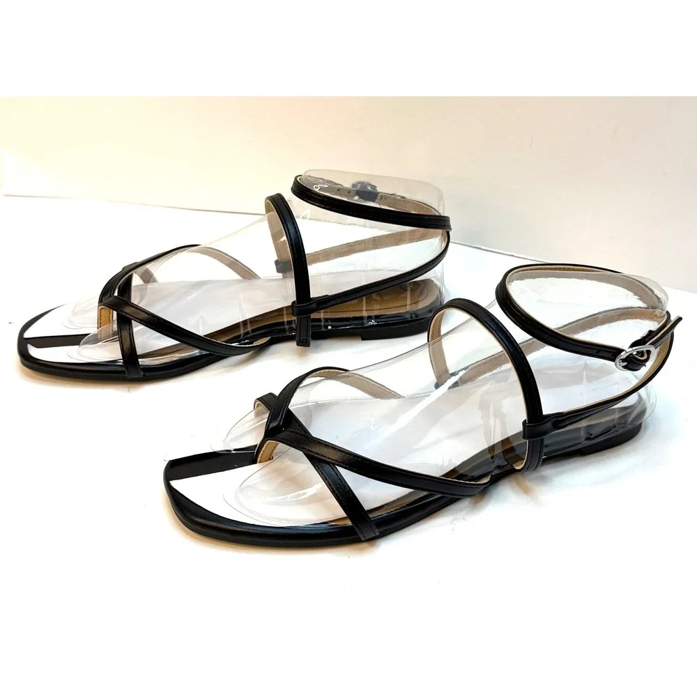 Journee Collection Women's Serissa Strappy Flat Sandals Black Size 9M NWT/BOX